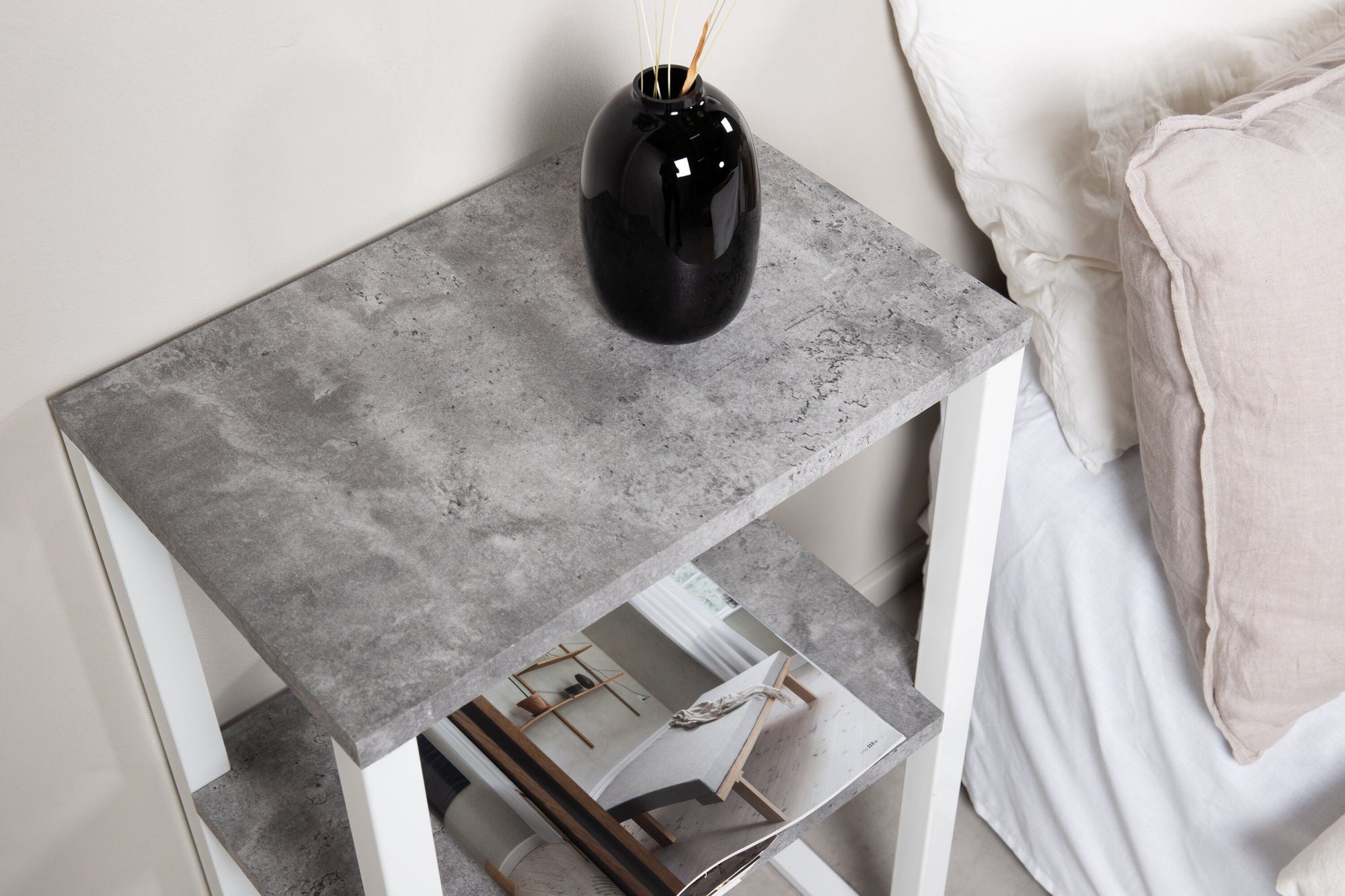 Venture Home Rise Nachttisch – „Concrete“ – Weiß