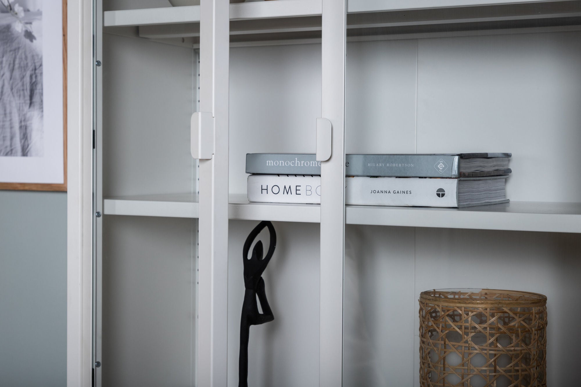 Venture Home Misha - Mueble alto ancho con estante - Blanco